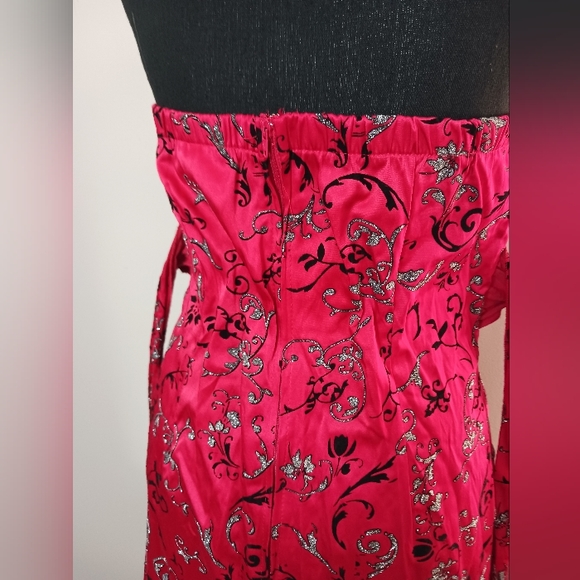 Red Satin W/ Blk & silver Velvet/ Sparkle Design, Strapless w pockets Zipper 9 - Picture 5 of 8